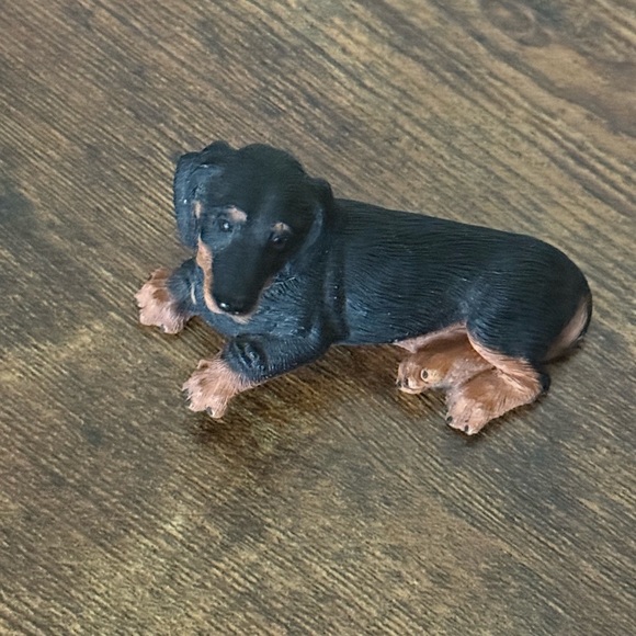 Vintage Living Stone Dachshund Figurine Black and Tan Weiner Dog Miniature - Picture 2 of 8